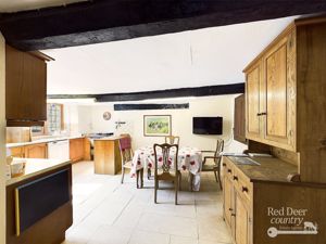 Kitchen- click for photo gallery